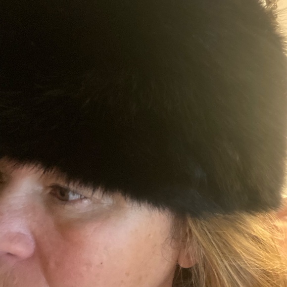 Vintage mink hat & cuffs - Picture 7 of 8